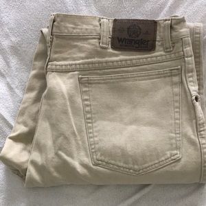Wrangler jeans in cream, GUC, W36 L34